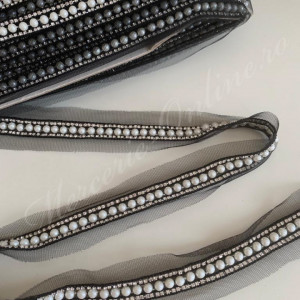 Banda pasmanterie strasuri si perle, cca 1.5cm (la metru) Cod:2455