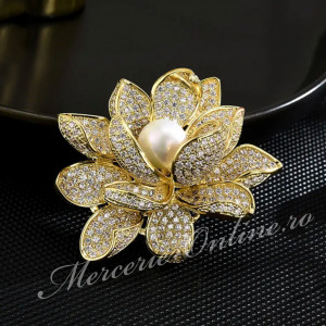 Brosa Floare cu Strasuri, 4.5x4cm (la bucata) Cod:3064