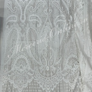Dantela tip Chantilly cu Franjuri, cca 130cm (la bucata) Cod:4150 - Img 5