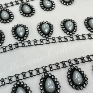 Banda decorativa cu strasuri, latime cca 3cm, (la metru) Cod:4071 - Img 2