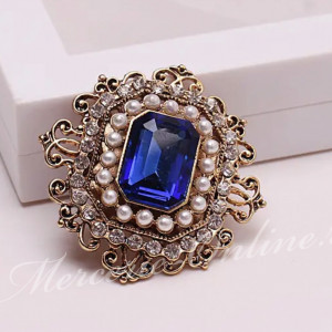 Brosa Vintage cu perle, 4x4.4cm (la bucata) Cod:3063