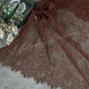 Dantela fina Chantilly, cca 150cm, Maro (la bucata) Cod:3927