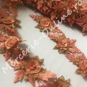 Dantela Flori 3D cu perle si strasuri, cca 8cm (la metru) Cod:0821 - Img 2