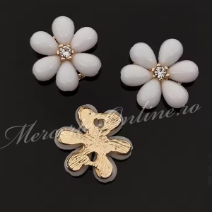 Aplicatie floare cu stras, 13mm (10bucati/pachet) Cod:3408