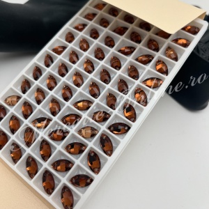 Cristale de cusut sticla, Smoked Topaz, 6x12mm (6bucati/pachet) Cod:4169