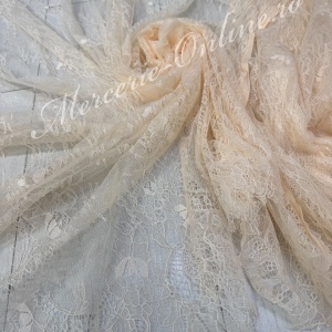 Dantela fina Chantilly, cca 150cm, Somon (la bucata) Cod:4197
