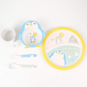 Set de masa pentru copii, 5 piese, fibra de bambus, multicolor - Img 3