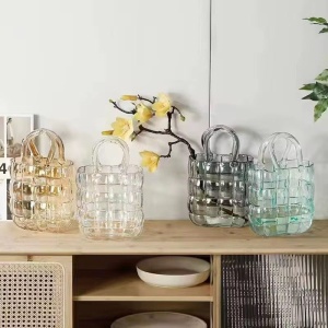 Vaza de sticla design geanta L transparenta 28x18 - Img 3