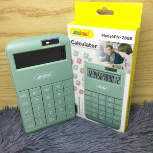 Calculator de birou, incarcare solara