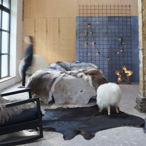Covor din piele de vaca naturala, negru, 150 x 170 cm - V284341V