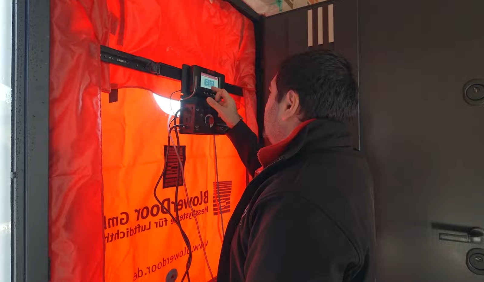 Măsurare &icirc;n timpul testului BlowerDoor