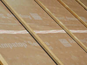 Ampatop Secura plus 75m², Membrană pentru acoperiș cu tehnologie TPU monolitică, cu benzi adezive integrate, 150cm × 50m - Img 3