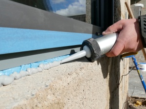 Membrană lichidă pe bază de polimeri hibrizi, etanșă la aer, pensulabilă și pulverizabilă, Soudatight Hybrid, Gri, 600ml - SOUDAL - Img 3