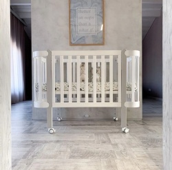 Бебешка кошара Монако БЯЛО/СИВО + Колелца