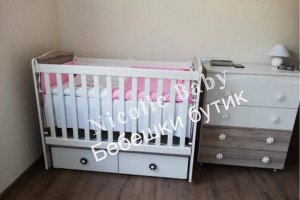 БЕБЕШКА КОШАРА ТОНИ 60/120 ПОДВИЖНА РЕШЕТКА СЕВЕРЕН ДЪБ+БЯЛ И СКРИН БЯЛ+СЕВЕРЕН ДЪБ