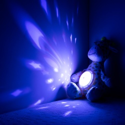 Плюш. играчка с проектор/музика "Жирафче - Img 2