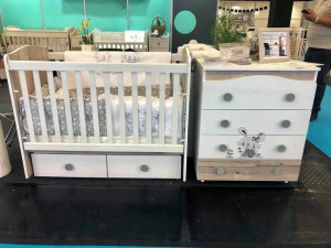 БЕБЕШКО ОБЗАВЕЖДАНЕ ТОНИ 2 РЕШЕТКИ СЕВЕРЕН ДЪБ+БЯЛ И СКРИН ЗАЙЧЕ БЯЛ+СЕВЕРЕН ДЪБ