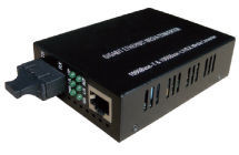 LM-CM1000LCS10 - Conversor Convertidor de Medios LC Duplex 10/100/1000 SM vers UTP 10km 1310nm LIGHTMAX