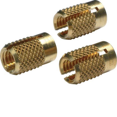 FZ801 - Jogo 100 casquilhos roscados M6 HAGER EAN:3250612768011