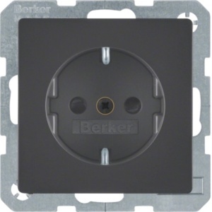 17196064 - Q.x - Esplh. Schuko w/Obtur., Aluminum Hager Ean: 401133465522