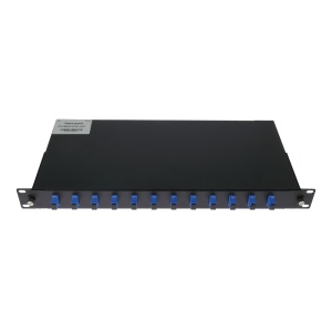 Painel de ligações 1U para rack de 19 polegadas - Inclui 12 adaptadores SC simplex instalados - Polimento UPC para baixa perda de sinal óptico - Tabuleiro de ligação interna integrado - É fornecido vazio, sem pigtails incluídos. - Superfície exterior resi