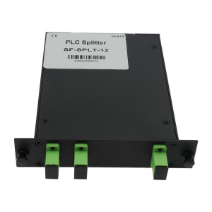 Splitter óptico PLC de alta precisão - Configuração 1x2 (1 entrada, 2 saídas) - Fibra monomodo G657A2 de alto desempenho - Conectores SC APC de baixa perda integrados - Formato em cassete modular, compacto e robusto - Superfície exterior protegida, na cor