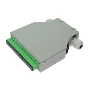 Caixa de distribuição de fibra para calha DIN - Inclui 12 adaptadores SC simplex pré-instalados - Polimento APC para baixa perda de sinal ótico - Tabuleiro de ligação interna integrado - É fornecido vazio, sem pigtails incluídos - Superfície exterior resi