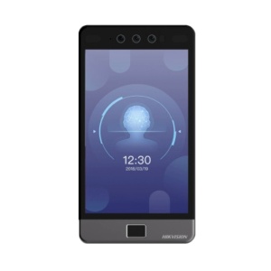 Controlo de acesso e presença - Facial, impressão digital, íris, cartão MF e PIN - 5.000 utilizadores | 150.000 registos - TCP/IP, WiFi, USB, RS485 e Wiegand | IP65 - Controladora integrada (sensor, botão de pressão e relé) - iVMS-4200 | Hik-Connect