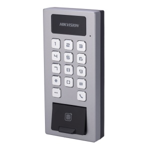 Controlo de acesso PoE IP65 IK09 - Impressão digital, cartão MF DESFire e PIN - 10.000 utilizadores | 300.000 registos - TCP/IP, WiFi, RS485 e Wiegand - Controladora integrada - iVMS-4200 | Hik-Connect