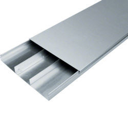 UK340383 - Metallic Gutter 38x340 3 Comp. Hager EAN: 4012002238622