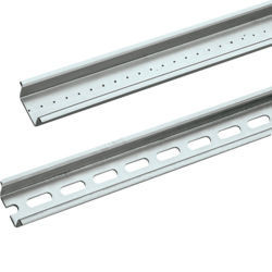 A099B - Canal Estruendo simét. perfo. 15mm Compensación. 2m HAGER Ean:3250610669990