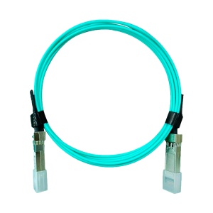 Cabo de ligação direta SFP+ ativo - Velocidade de transmissão de dados até 10Gbps - Módulos SFP+ integrados em ambas as extremidades - Ideal para Empilhamento entre Switches - Comprimento físico do cabo de 1 metros - Cabo ótico de alta eficiência