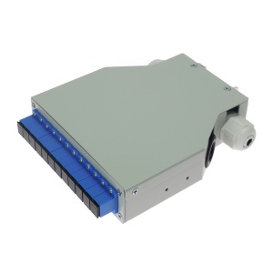 Caixa de distribuição de fibra para calha DIN - Inclui 12 adaptadores SC simplex pré-instalados - Polimento UPC para baixa perda de sinal óptico - Tabuleiro de ligação interna integrado - É fornecido vazio, sem pigtails incluídos - Superfície exterior res