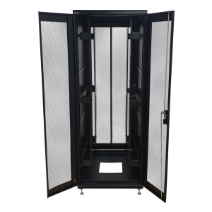 Rack Bastidor 19" 42U. Portas perfuradas (porta frontal dupla, traseira simples) e laterais acessíveis. Dimensões: 800x2010x1000mm. Instalação: Solo