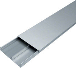 UK190282 - Metallic Gutter 28x190 2 Comp. Hager EAN: 4012002230930