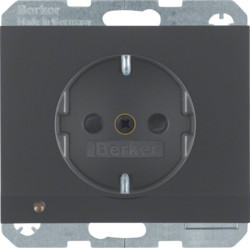 41097006 - K.1/K.5 - Schuko c/LED orientar., ANTRC mt HAGER Ean:4011334365822