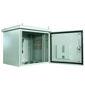 Armário rack para qualquer equipamento de rede - Capacidade para instalar dispositivos de até 12U - Proteção IP65 total contra poeira e água - Design de painel duplo para isolamento térmico - Cobertura com pequeno telhado de proteção contra a chuva - É en