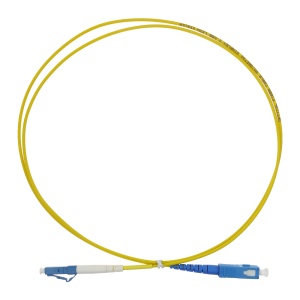 Cable de conexión de fibra óptica simplex - Fibra monomodo OS2 G657A2 de alto nivel - Conectores híbridos LC UPC y SC UPC - Longitud exacta de 1 metro - Cubierta exterior LSZH color amarillo - Compatibilidad de uso genérica universal