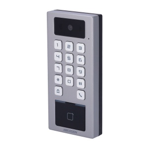 Controlo de acesso IP65 IK09 - Cartão MF DESFire e PIN - 10.000 utilizadores | 300.000 registos - TCP/IP, WiFi, RS485 e Wiegand - Controladora integrada - iVMS-4200 | Hik-Connect