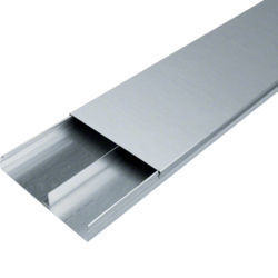 UK240382 - Gutter en métal 38x240 2 Comp. Hager Ean: 4012002238554