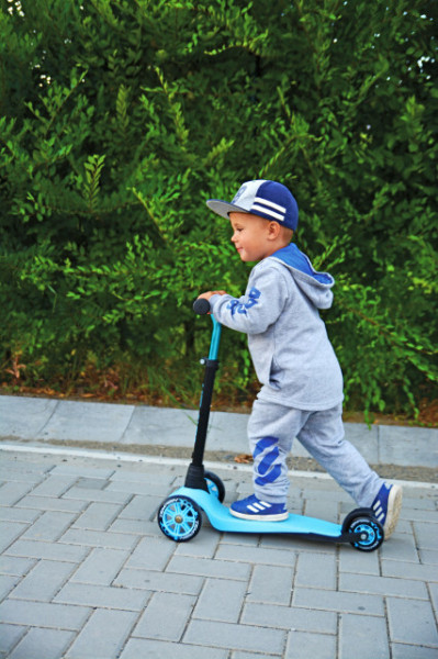 Tempish Triscoo - 3 wheel Scooter - Blue - Img 2
