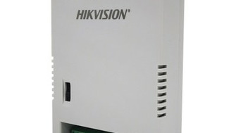 ¿Qué es la fuente de poder regulada HIKVISION DS-2FA1205-C8/K y para qué sirve?