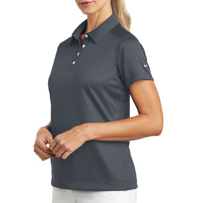 NIKE D354064S/G Playera Polo Dri-FIT color Gris Obscuro para Mujer