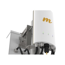 MIMOSA NETWORKS A5C Punto de Acceso de 1.5 Gbps / MU-MIMO 4x4 / 4.9-6.4 GHz / 4 Conectores N-hembra / Hasta 100 clientes concurrentes / Incluye POE y cable de alimentacion / Soporta monitoreo en la nu