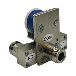 Syscom CX-520D Relevador Coaxial para Antena SPDT 10-14 Vcc (12 Vcc Nom.) 160 mA 250 Watt a 1 GHz.