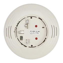 SYSTEM SENSOR B200S-IV Base sonora inteligente direccionable para detector de humo volumen y tono configurables desde el panel color marfil