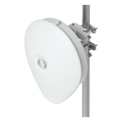 UBIQUITI AF60-XR Radio Backhaul 60 GHz / 5.4 Gbps / Radio Redundante 5 GHz / SFP+ 10G / GPS / Bluetooth / Alcance 15 km (49.2 ft) / IP66 - Img 3