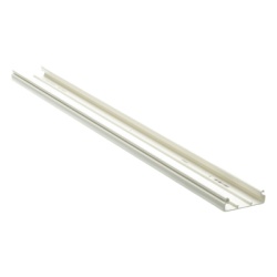 PANDUIT T45BIW10 Base para canaleta T-45 de PVC rigido con orificios perforados para montaje 60.3 x 18.5 x 3000 mm Color Blanco Mate