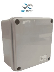 SBE TECH SBT1630012 SBE TECH OP10010080 - Caja plastica con tapa opaca de 10x10x8 cm multiusos con grado de proteccion IP66 fabricada en material autoextinguible y resistente a la abrasion