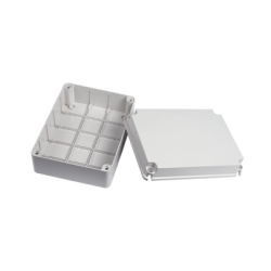 PRECISION PST-1924-E Gabinete de Plastico IP55 (190 X 240 X 95 mm). Proteccion EMI. Para Instalaciones Comerciales Residenciales e Industriales. Incluye Tornilleria para su Tapa.